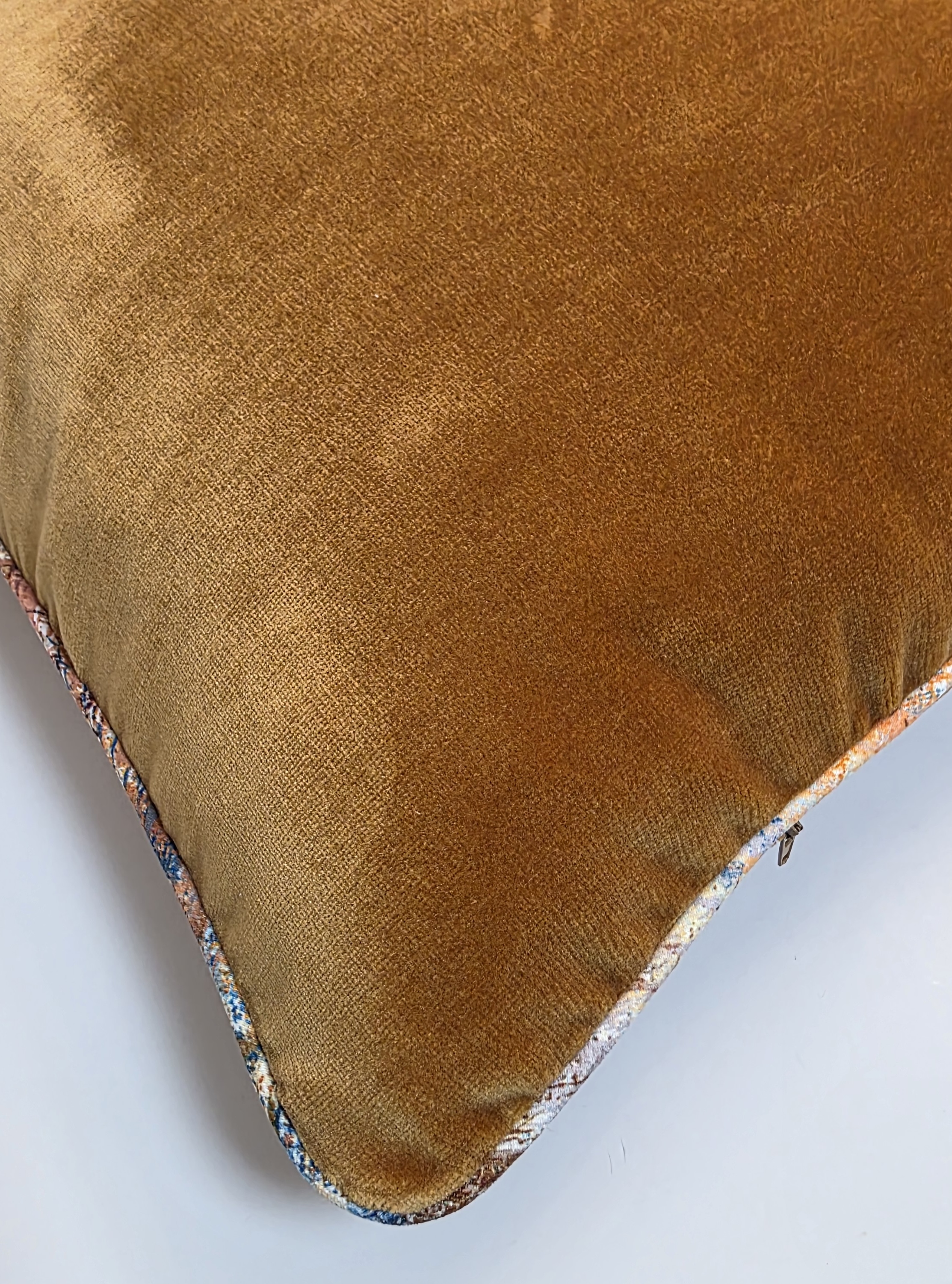 Holiness — Golden Light thumbnail